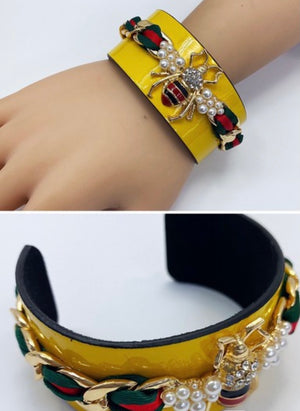 Rhinestone Bee Design Bracelet